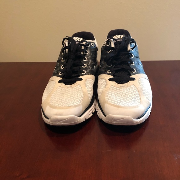 Nike sneakers - Picture 2 of 4